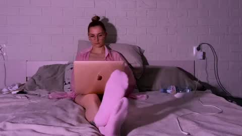 missmiroslava online show from April 2026 09:04:01 PM