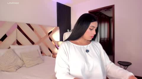 Fernanda Davila online show from October 2025 12:23:02 PM