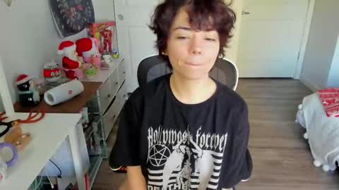 V Nessa online show from November 2025 08:35:02 PM