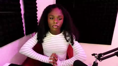 lauren online show from December 2025 04:17:02 AM