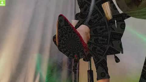 Snapshot of mistress__alice_ chatting on February 2026 08:13:01 AM Mistress Alice online show from February 2026 08:13:01 AM