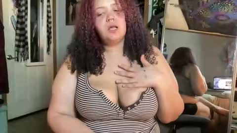 mixxedgoodness222 online show from April 2026 02:38:01 AM