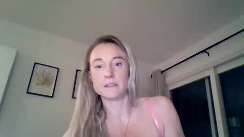 mockingbirds91 online show from April 2026 02:43:01 AM