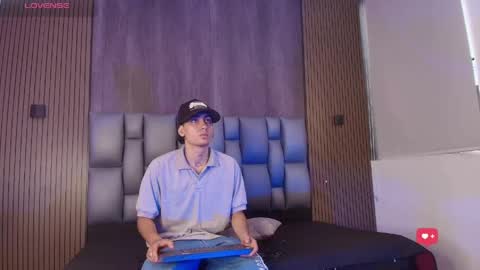 mohamed_malik online show from May 2026 12:35:02 PM