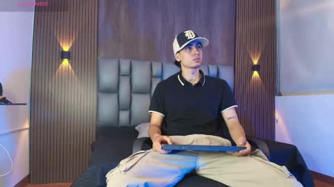 mohamed_malik online show from May 2026 12:32:01 PM