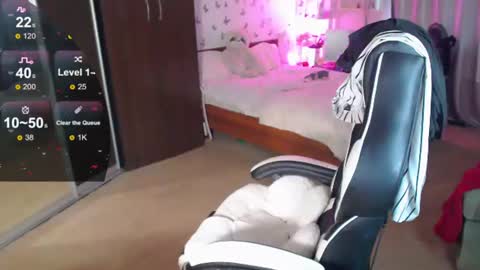 Molly Prvt is open online show from July 2026 11:23:02 AM