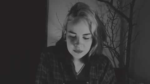 Molly Crow online show from January 2025 06:23:01 PM