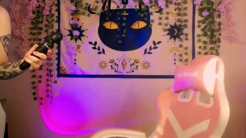 molly_kisss online show from April 2026 04:10:02 AM