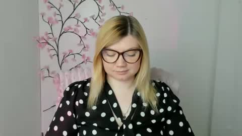 Molly online show from May 2026 11:39:02 AM