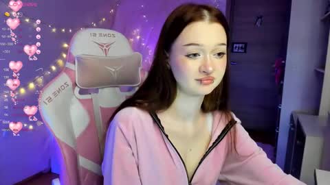 Molly I will be glad if you help me get 100 thumbs up online show from October 2025 03:23:02 PM