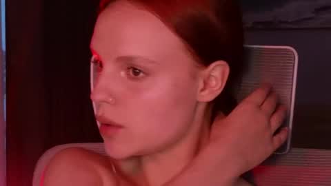 Molly online show from April 2026 04:37:01 AM