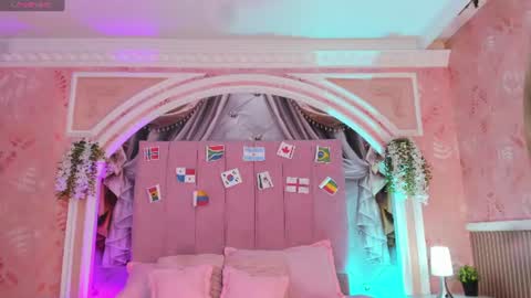 Snapshot of mollydoll_amour chatting on July 2026 12:23:01 PM MollyDoll online show from July 2026 12:23:01 PM