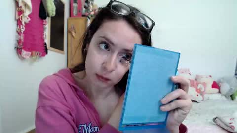 mollymeadows online show from April 2026 05:07:02 PM