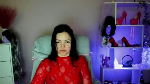 Molly online show from April 2026 06:27:01 AM