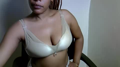 Snapshot of mollynebony chatting on March 2026 04:33:01 PM mollyn online show from March 2026 04:33:01 PM