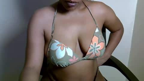 Snapshot of mollynebony chatting on March 2026 07:42:01 AM mollyn online show from March 2026 07:42:01 AM