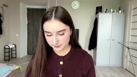 Molly online show from June 2026 09:11:02 AM