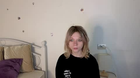 Snapshot of mollysally chatting on April 2026 04:32:01 AM mollysally online show from April 2026 04:32:01 AM