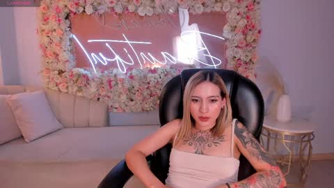 Molly Sunders online show from April 2026 06:19:01 AM