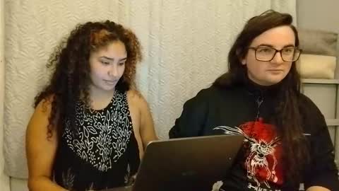 Mommy Bubbles online show from February 2025 04:04:02 PM