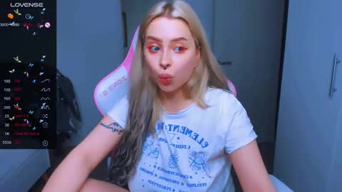 Snapshot of monalauu chatting on January 2025 04:59:02 PM online show from January 2025 04:59:02 PM