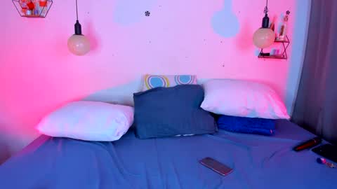 aleja      independent model       online show from June 2026 12:48:02 AM