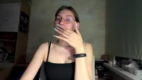 Mia online show from July 2026 07:27:01 PM