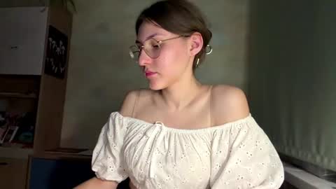 Mia online show from July 2026 06:57:02 PM