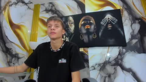 mono_blonde online show from October 2025 06:47:02 PM