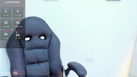 monserrat__1 online show from April 2026 04:52:01 PM