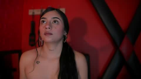 Monttserratt online show from April 2026 07:18:02 PM