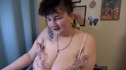 Snapshot of moojay00 chatting on April 2026 04:41:01 PM Moo Jay online show from April 2026 04:41:01 PM