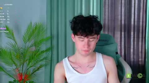 moon_gloww online show from April 2026 02:23:02 AM