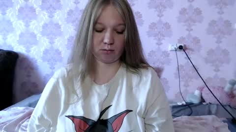 moon_linght000 online show from June 2026 01:19:02 AM