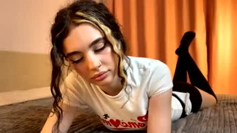 moonfaairy online show from July 2026 10:08:02 PM