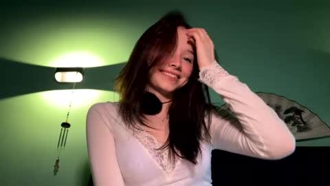 Snapshot of moonfaced_ chatting on April 2026 06:16:01 PM Ann online show from April 2026 06:16:01 PM