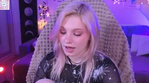 Mia   online show from April 2026 06:01:01 PM