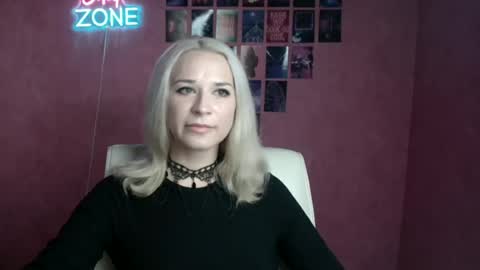 Snapshot of moonsusanna chatting on July 2026 05:21:02 AM Susanna online show from July 2026 05:21:02 AM