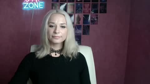 Snapshot of moonsusanna chatting on July 2026 06:47:02 AM Susanna online show from July 2026 06:47:02 AM