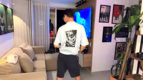   online show from April 2026 02:00:02 AM