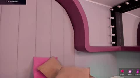 Morgan online show from October 2025 03:43:02 AM