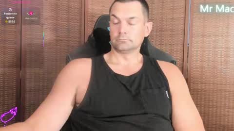 Cam online show from April 2026 08:37:02 PM