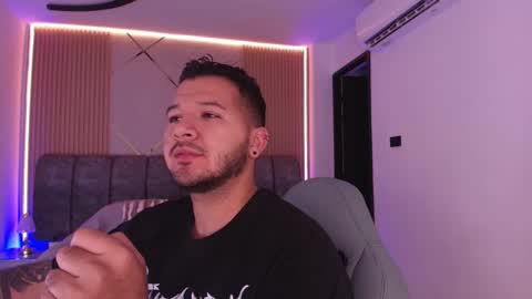 MIKEE online show from February 2026 03:03:01 AM