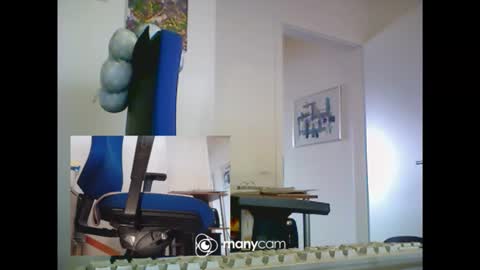 Snapshot of mrduplo1975 chatting on February 2026 12:01:02 PM MrJohnsen1975 online show from February 2026 12:01:02 PM