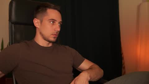 Snapshot of mrgreeneyes01 chatting on February 2026 06:50:02 PM juan luis online show from February 2026 06:50:02 PM