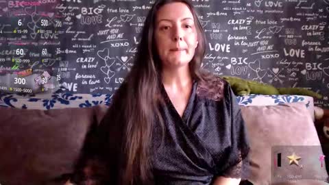Lara online show from November 2025 10:14:02 AM