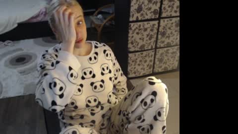 Sasha online show from April 2026 07:18:02 PM