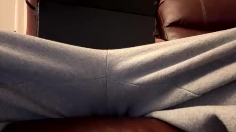 Snapshot of mullato_milkshake chatting on November 2025 10:52:02 PM Kai online show from November 2025 10:52:02 PM