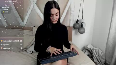 muriell_69 online show from June 2026 04:13:02 PM