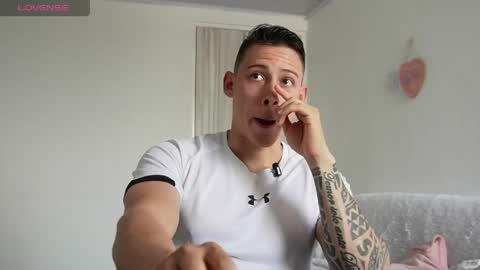 muscle_king_cum online show from April 2026 03:38:02 PM
